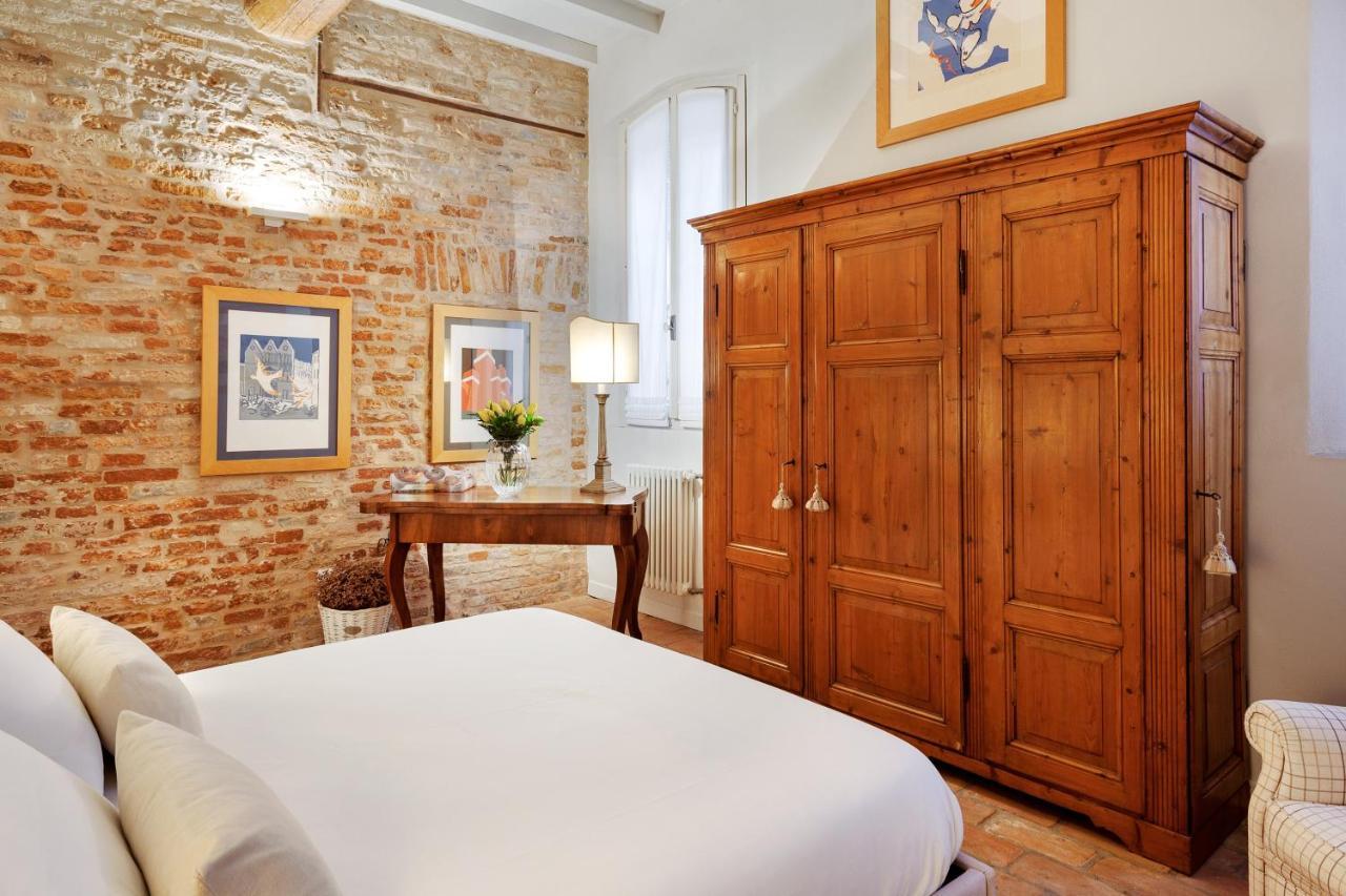 La dimora medievale del Duca Ferrara Esterno foto