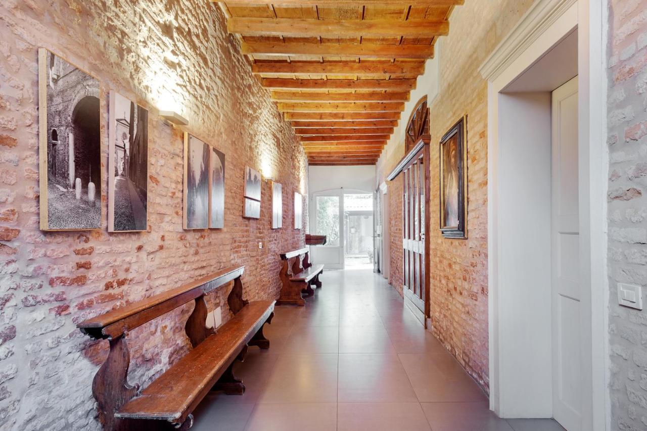 La dimora medievale del Duca Ferrara Esterno foto